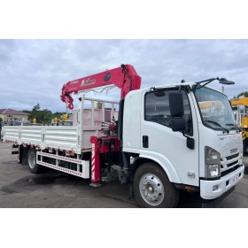 Бортовой автомобиль ISUZU ELF с КМУ UNIC, 4х2, 189 л.с., 6,3 тонны