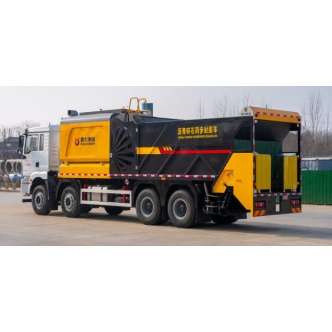 Установка нанесения асфальтогравийной смеси ISUZU GIGA, 8x4, 300 л.с., 12 м³