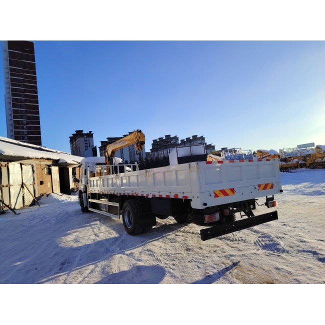 Бортовой автомобиль Isuzu Giga с КМУ, 4х2, 205 л.с, XCMG 5 тонн, борт: 8 тонн, 7,5 метров