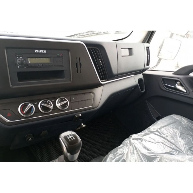 Бортовой грузовик Isuzu Elf, 4х2, 126 л.с, кaтeгopия C двухрядный