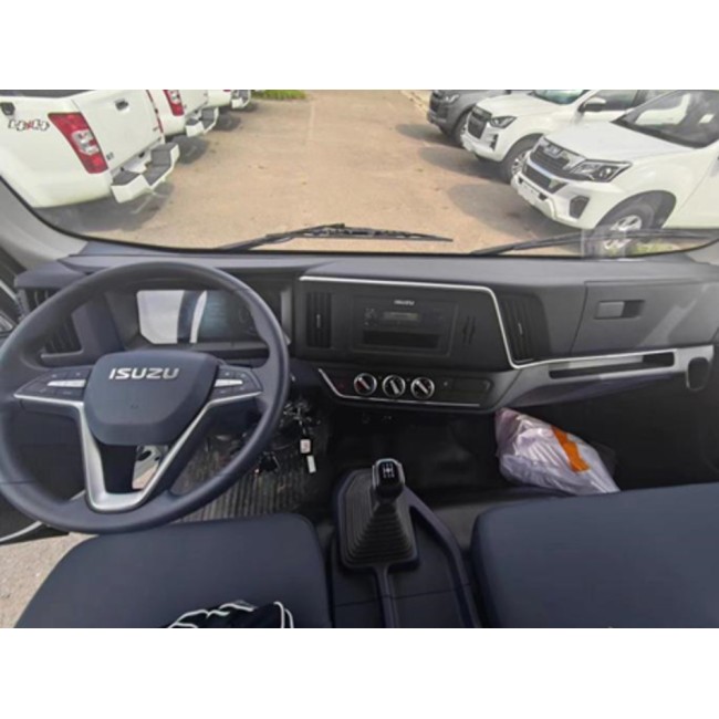 Промтоварный фургон ISUZU ELF EC7