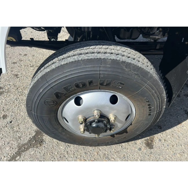 Бортовой манипулятор Isuzu Elf 100P, 4x2, 131 л.с, 3,5 т