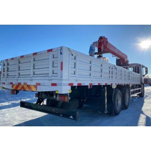 Бортовой грузовик Isuzu Giga (C-series) 6х4, с КМУ Sany 8 тонн