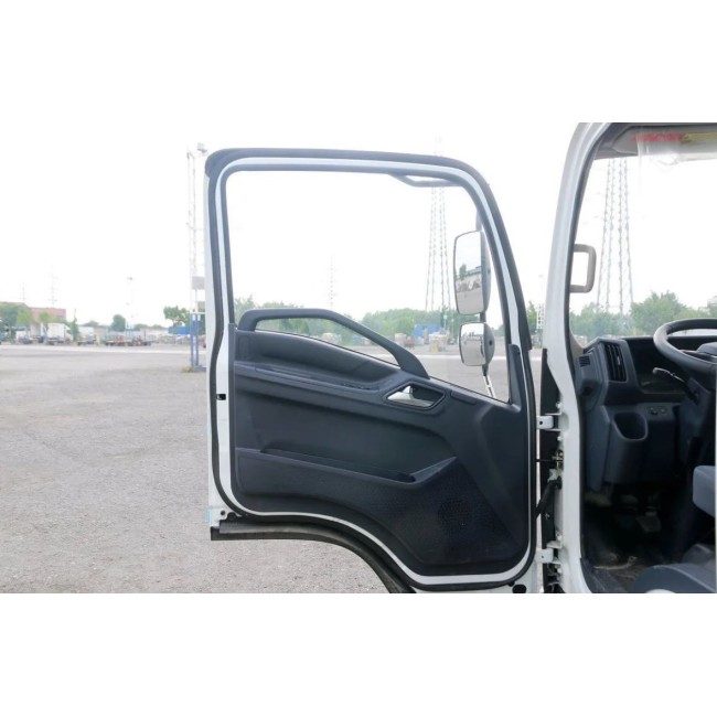 Промтоварный фургон Isuzu Elf, 127 л.с.