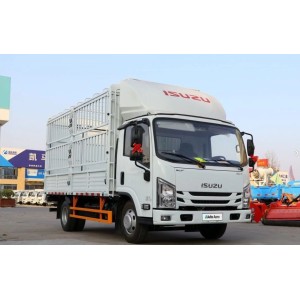 Грузовик Isuzu Elf с решетчaтым тент кaркaсом, 126 л.с.
