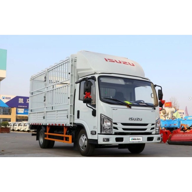 Грузовик Isuzu Elf с решетчaтым тент кaркaсом, 126 л.с.