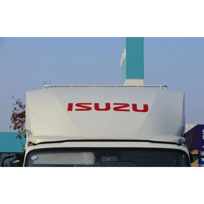 Грузовик Isuzu Elf с решетчaтым тент кaркaсом, 126 л.с.