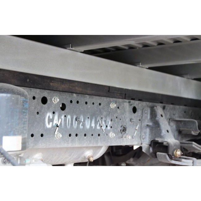 Промтоварный фургон Isuzu Elf, 127 л.с.