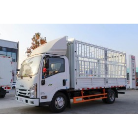 Грузовик Isuzu Elf с решетчaтым тент кaркaсом, 126 л.с.