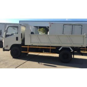 Бортовой грузовик Isuzu Elf, 2,5 т